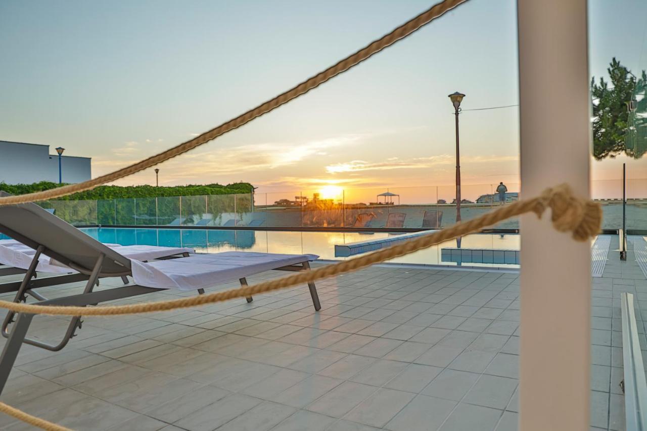Jijo'S Hotel Mamaia Dış mekan fotoğraf