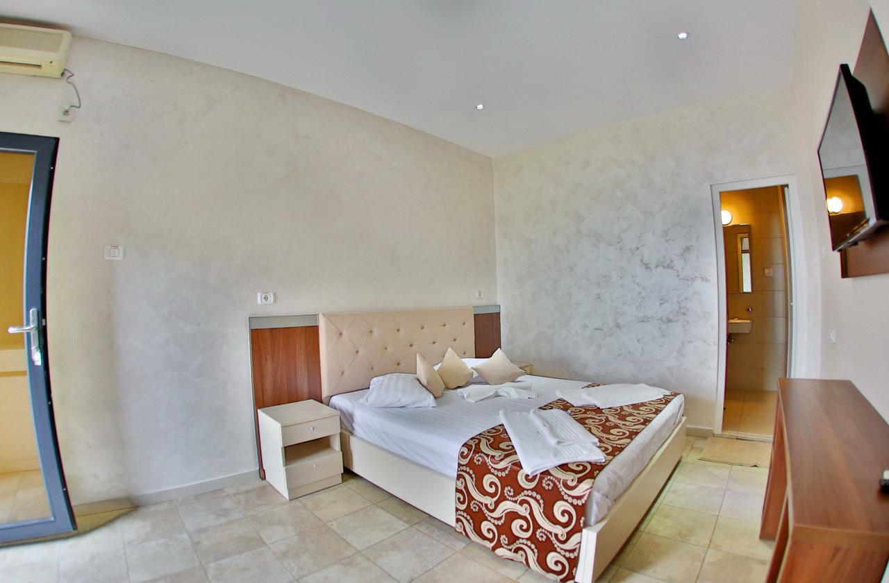 Jijo'S Hotel Mamaia Dış mekan fotoğraf